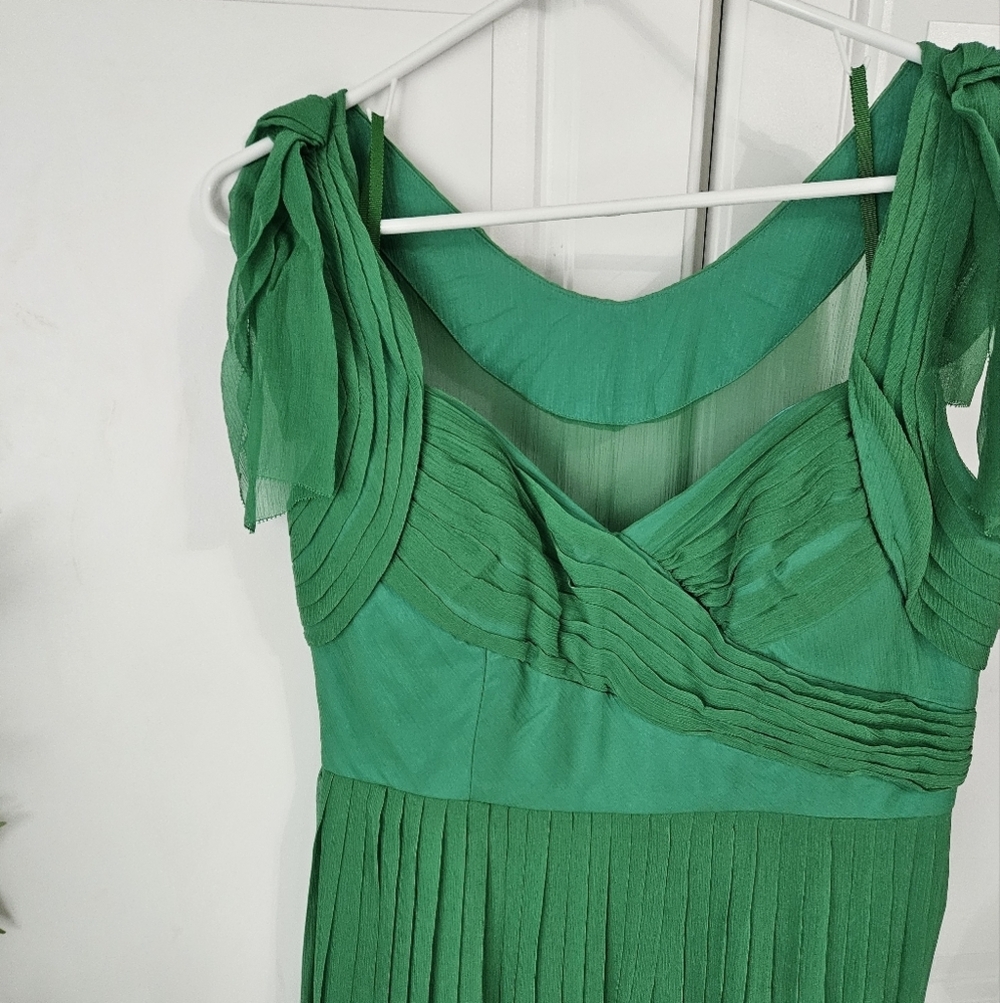 Elegant Green Pleated Dress